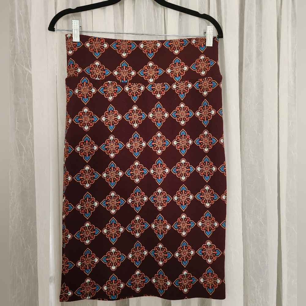 LuLaRoe Burgundy Geometric Midi Skirt Size M Stylish Comfortable Casual-EUC